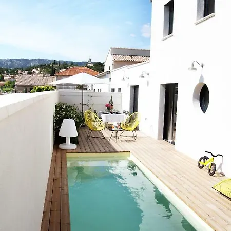 Les Loges En Provence 